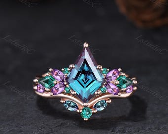 Kite Shaped Alexandrite Engagement Ring Set Cluster Marquise Amethyst Emerald Wedding Ring Green Purple Gemstones Promise Anniversary Ring