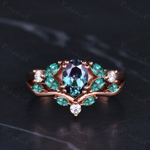 Vintage Oval Cut Alexandrite Engagement Ring Set Rose Gold Antique Marquise Emerald Wedding Bridal Set Moissanite Dainty Ring for Women