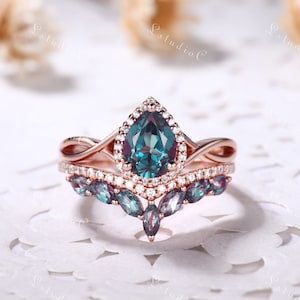 Vintage Pear Cut Eva Alexandrite Engagement Ring Set Silver Rose Gold Marquise Moissanite Band Art Deco Wedding Bridal Set for Women