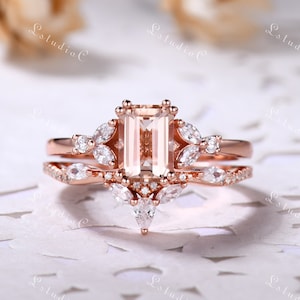 Unique Emerald cut Morganite Engagement Ring Set Vintage Moissanite Curved Wedding Band Dainty Bridal Set Women Promise Anniversary Gift