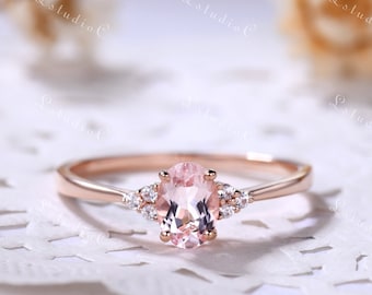 Anillo de compromiso de morganita rosa de corte ovalado delicado, anillo de oro rosa de 14k con 3 piedras, anillo de boda de morganita solitario de plata para mujer