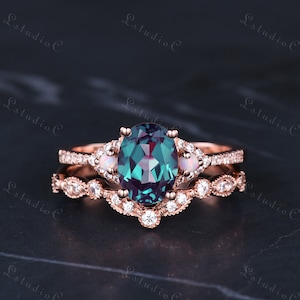 Vintage Oval Cut Eva Alexandrite Ring Set 14k Rose Gold Diamond Wedding Ring Set Color Change Gemstone Bridal Promise Ring Anniversary Gift
