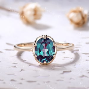Big Oval Cut Eva Alexandrite Bezel Engagement Ring 14k Yellow Gold Vintage Color Change Minimalist Ring Art Deco Solitaire Ring for Women