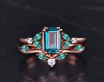 Emerald Cut Alexandrite Promise Ring Set 14k Rose Gold Emerald Moissanite Wedding Bridal Set Marquise Cluster Birthstone Jewelry for Women