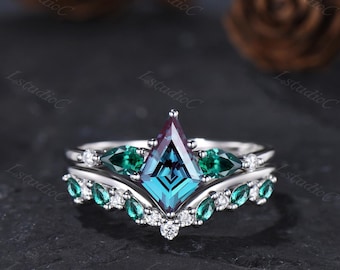 Kite Shape Cut Alexandrite Emerald Engagement Ring Set Silver White Gold June May Birthstone Ring Set Personalized Gemstone Ring Set