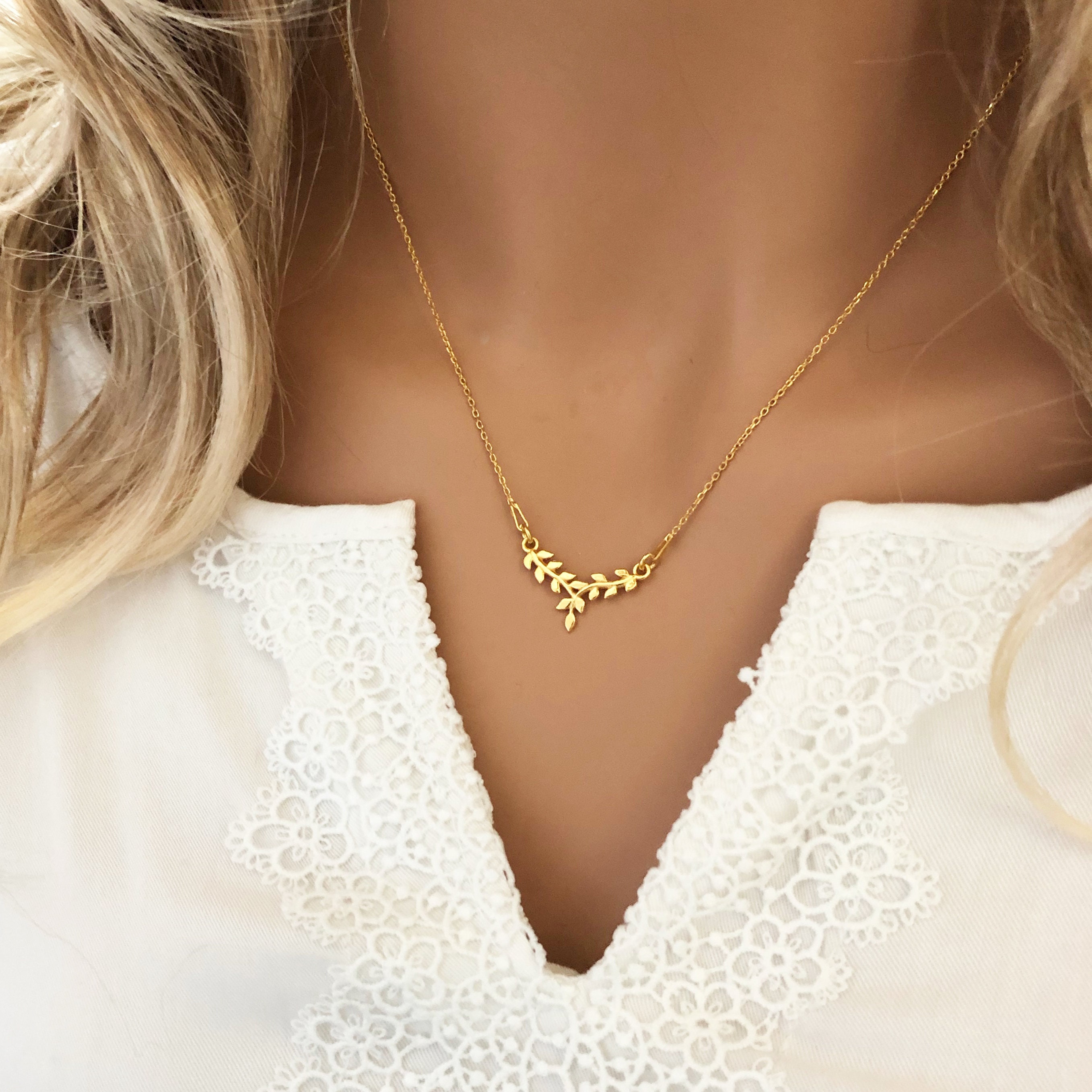 Cute women's necklaces best sale