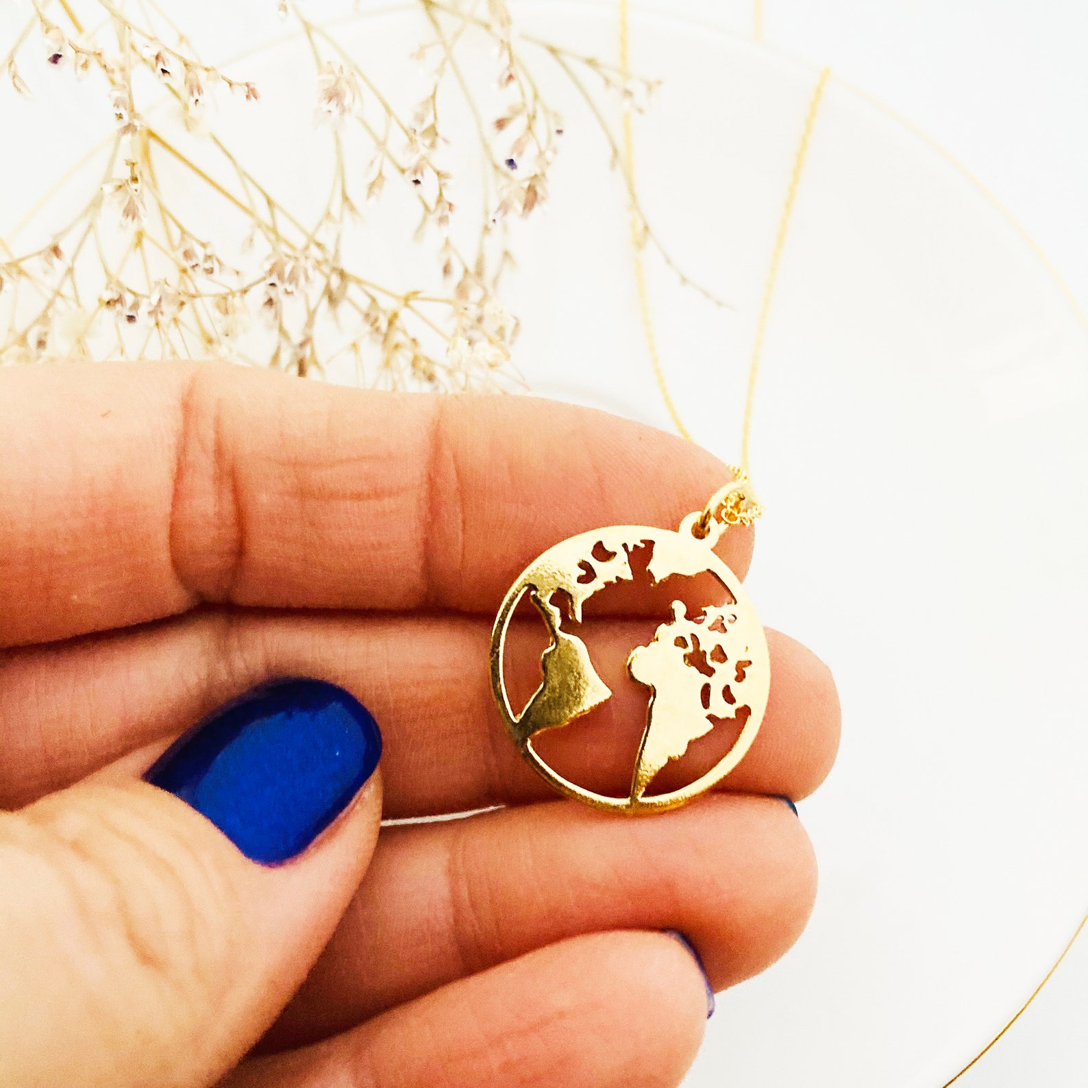 Earth Necklace Minimalist World Map Necklace Dainty World Etsy