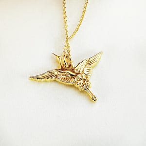 Colar de guindaste banhado a ouro, joias delicadas para pássaros, pingente de pássaro dourado, colar de joias de guindaste, pingente de pássaro de guindaste, joias delicadas