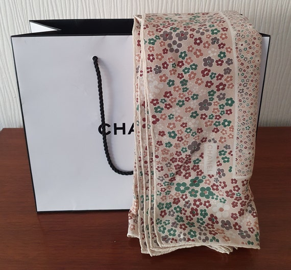 CHANEL Scarf