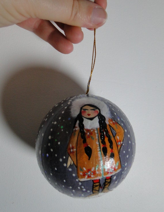 Boules De Noël Décorées De Pages De Journaux Bricolage