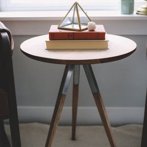 Mid Century End Table Wood Metal Round Side Accent Table Wood White Oak Walnut Steel Circle Modern Night Stand Industrial Handcrafted 画像 8