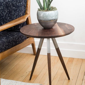 Mid Century End Table Wood Metal Round Side Accent Table Wood White Oak Walnut Steel Circle Modern Night Stand Industrial Handcrafted afbeelding 5