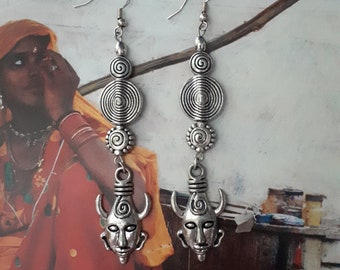 boucles d'oreilles ethniques longues argent tibétain Masque 9 cm