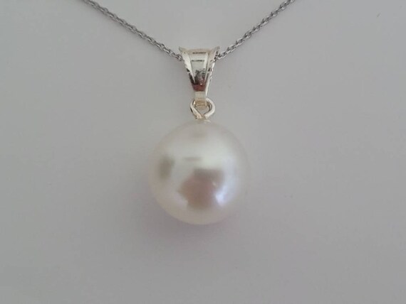 AAA 11-10mm real natural south sea white round pearl pendant 14k Yellow Gold AAA 11-10mm real natural south sea white round pearl pendant 14k Yellow Gold