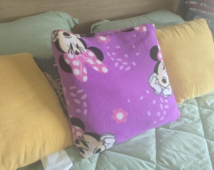 minnie mouse fleece quillow