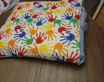 Hand print quillow