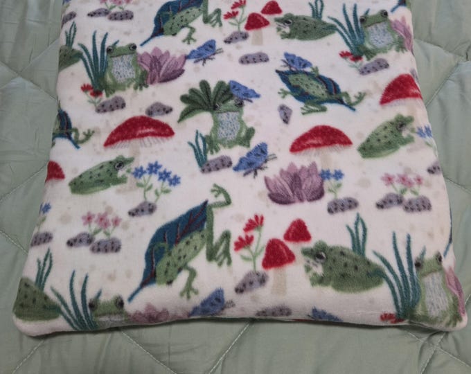 frog fleece quillow