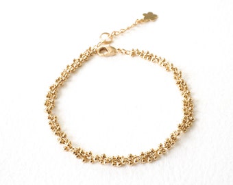 Bracelet délicat, minimaliste doré à l'or fin , très élégant / fait main / bijou de créateur / idée cadeau pour femme / création artisanale