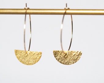 Hoop earrings gilded with fine gold by an artisan gilder / 1 micron, / textured semi-circle sequins / women's gift idea / Vivienne workshop