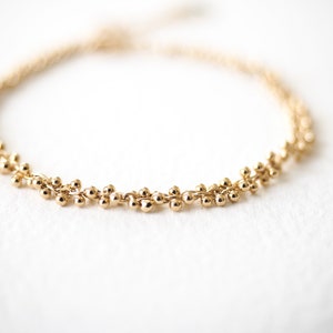 Bracelet délicat, minimaliste doré à l'or fin , très élégant / fait main / bijou de créateur / idée cadeau pour femme / création artisanale image 8
