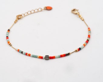 Fine, delicate, minimalist bracelet / fine gold-plated chain / Japanese Miyuki glass beads / / designer jewelry