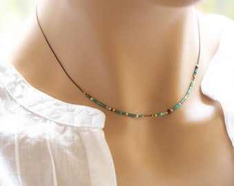 Ultra thin, delicate, minimalist short necklace / brass chain and Miyuki glass beads / French artisanal creation / handmade