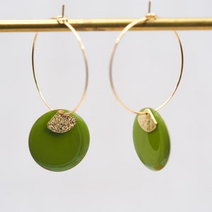 Khaki green hoop earrings, gilded with fine gold / designer jewelry / enamelled sequin / textured gold fans / French craftsmanship