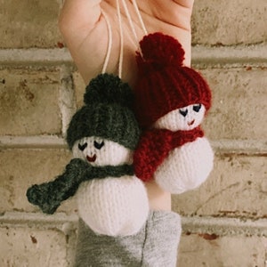 Custard the Snowman Knitting Pattern