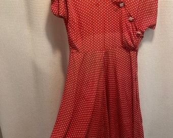 Polka dot 1940s dress