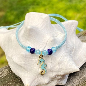 seahorse bracelet, seahorse jewelry, beach bracelet, adjustable bracelet, friendship bracelet, coastal bracelet, beach lover gift