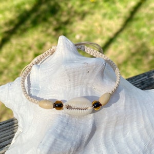 Cowrie Shell Bracelet: Adjustable Nylon Cord Beach Jewelry