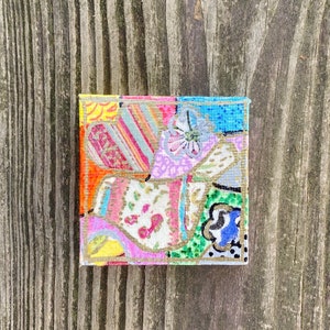 Mini Bird Painting on Canvas: Whimsical Acrylic Art (2x2 inches)