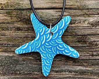 colgante de estrella de mar, collar de playa, dije de estrella de mar azul, regalo de estrella de mar, colgante de arcilla, joyería de playa, joyería náutica, joyería de estrella de mar