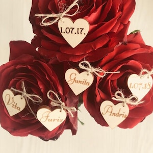date sur coeur, coeurs en bois, coeurs personnalisés, coeurs de mariage, décor de mariage, initiales de mariage, initiales gravées, coeurs de remerciement, date d'anniversaire