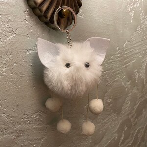 White Cat Pompom,Cat keychain,personalized Key Ring,Cat Key ring,Soft Cat Ball,pom pom keychain,Car accessories,Gift for her,Cat Eyes ball