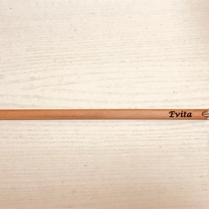 日付を記入する鉛筆、カスタムイニシャル、ギフト用鉛筆、カスタム鉛筆、刻印入り鉛筆、鉛筆で記入、引用またはあなたの言葉、フレーズの追加、面白い鉛筆