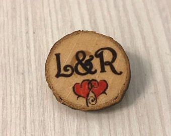 Personalisierte Stift, Initial Pin, Spaß Stifte, Holz-Pin, Holz Brosche, Holzstifte, Holzstifte, Vintage Schreibtisch Dekor, Schreibtisch, Stift, Schreibtisch Zubehör, Schreibtisch Zubehör