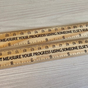 30 cm liniaal, gepersonaliseerde liniaal, aangepaste liniaal, gegraveerde liniaal, gepersonaliseerd cadeau, houten liniaal, initiaal op liniaal, centimeterliniaal, liniaal van 12 inch