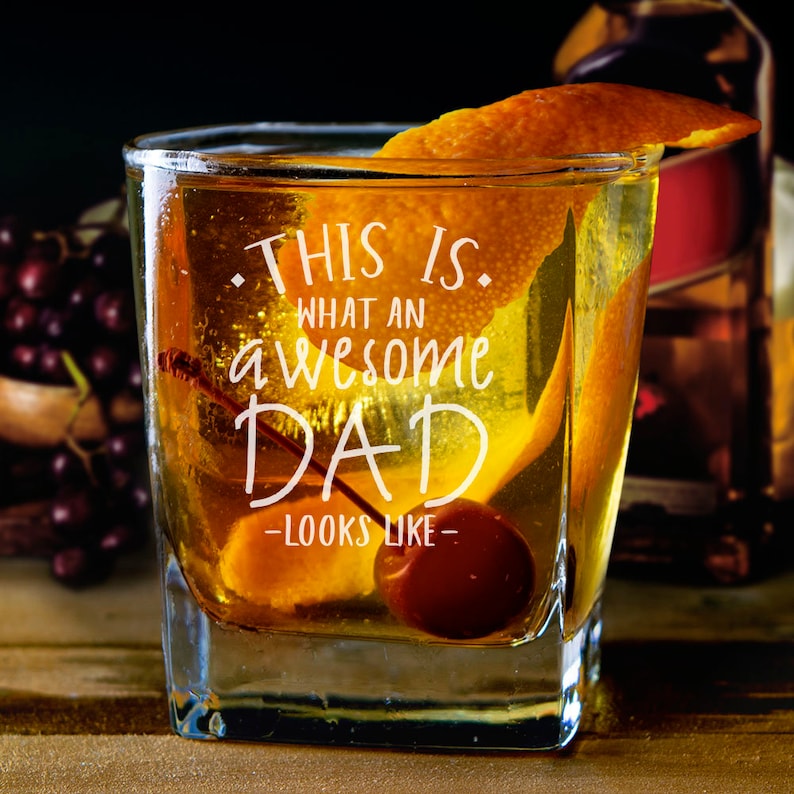 Awesome Dad Whiskey Glass This Is What An Awesome Dad Looks Like Engraved Whiskey Glass Father/'s Day Gifts Gift for Dad