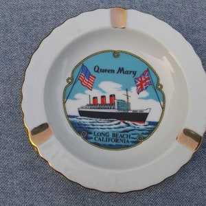 QUEEN MARY SOUVENIR Plate / Ashtray Long Beach, California with Original Sticker on Back! Vintage and in Excellent Condition!