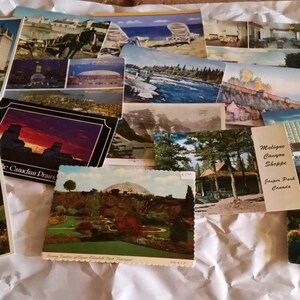 CARTES DE POSTES CANADA vintage Divers Vancouver Banff Royal Mounted Québec tous en excellent état! Livraison nationale gratuite! Série de 16!!!