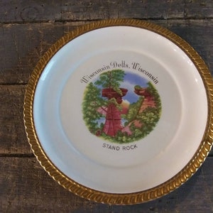WISCONSIN DELLS SOUVENIR Plate &quot;Stand Rock&quot; 1930s-40s Fancy Edged Excellent Condition!