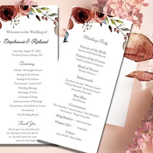 Może przedstawiać: Program ceremonii ślubnej z kwiatowym wzorem z czerwonych, różowych i zielonych kwiatów akwarelowych. Program zawiera imiona Stephanie i Richard, datę 27 sierpnia 2022 r. oraz szczegóły ceremonii.