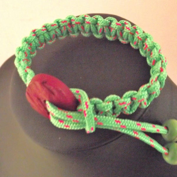 Bracelet Macrame Drisse verte Polyester avec fermoir bouton 18,5 cm femme