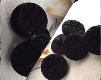 6 BOUTONS Noir décor fantaisie en relief * 15 mm 0,6" 1,5 cm pied queue * button 2 modèles au choix