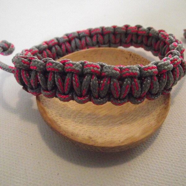 Bracelet macramé marin ajustable gris et rose en drisse