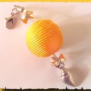 Bag charm Golden yellow ball and shell jewel zipper zip image 1