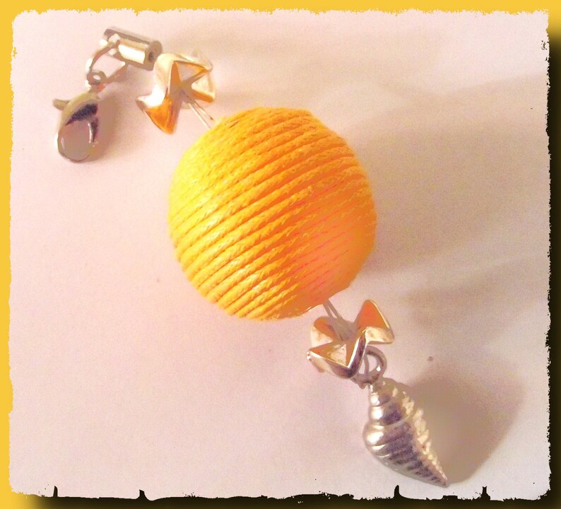 Bag charm Golden yellow ball and shell jewel zipper zip image 1