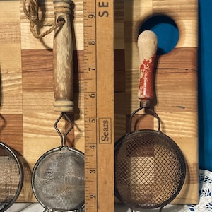 Colorful Small Sifter Vintage Small Sifters With Wooden Handles, Selections Are Green Handle ...