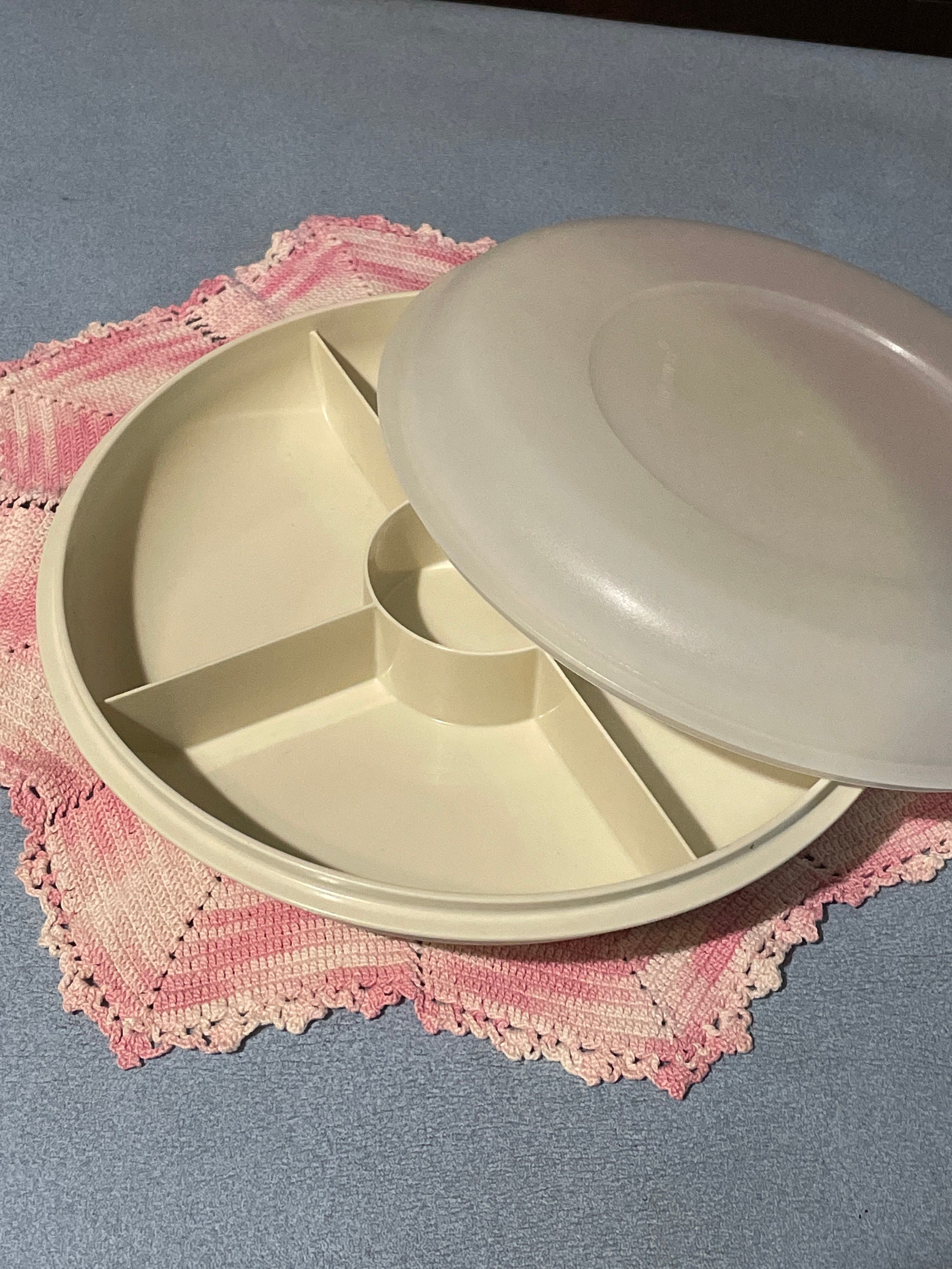 Tupperware divider tray/ dish with lid PreOwned in excellent Etsy